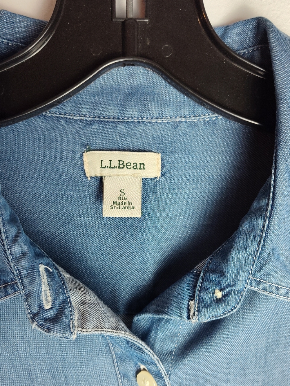 L.L. Bean women’s long sleeve button-down shirt, size S 100% Tencel Lyocell - Picture 2 of 7